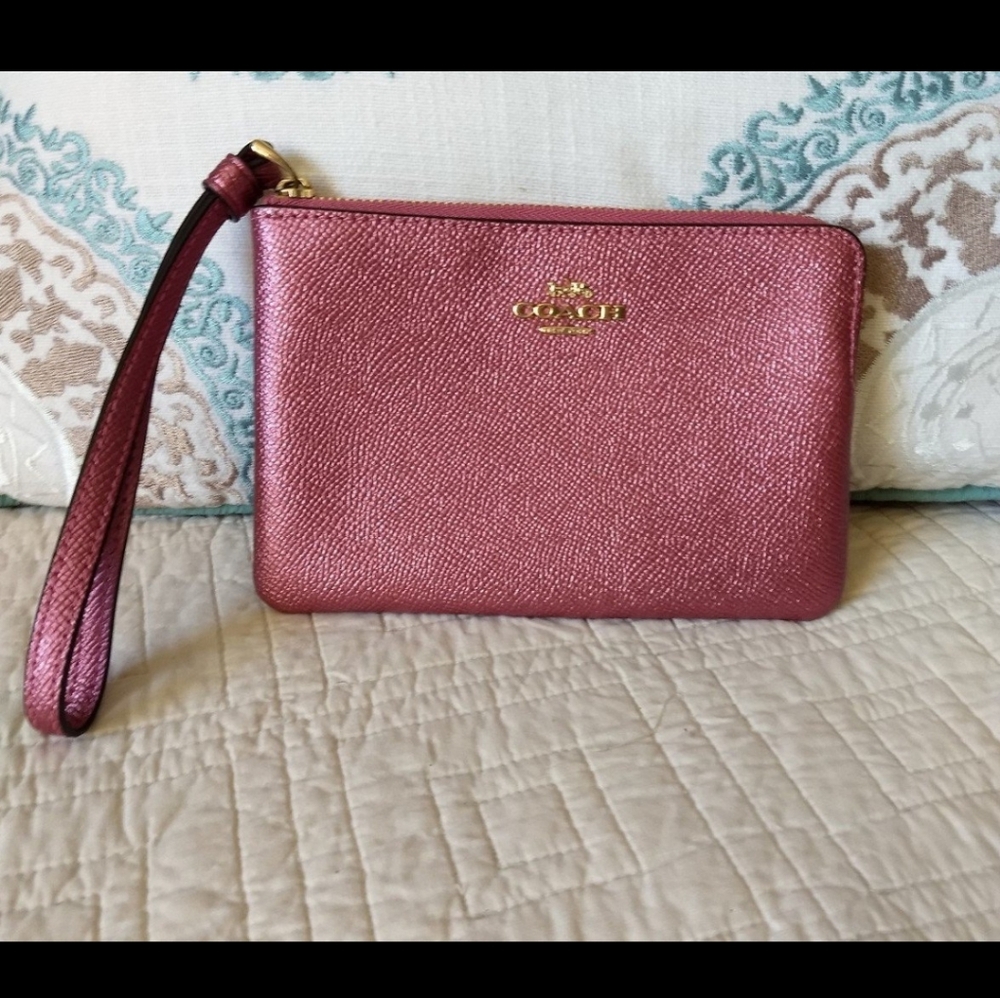 Coach Limited Edition Maroon Pink Metallic Pebbled Leather Zippered Wristlet